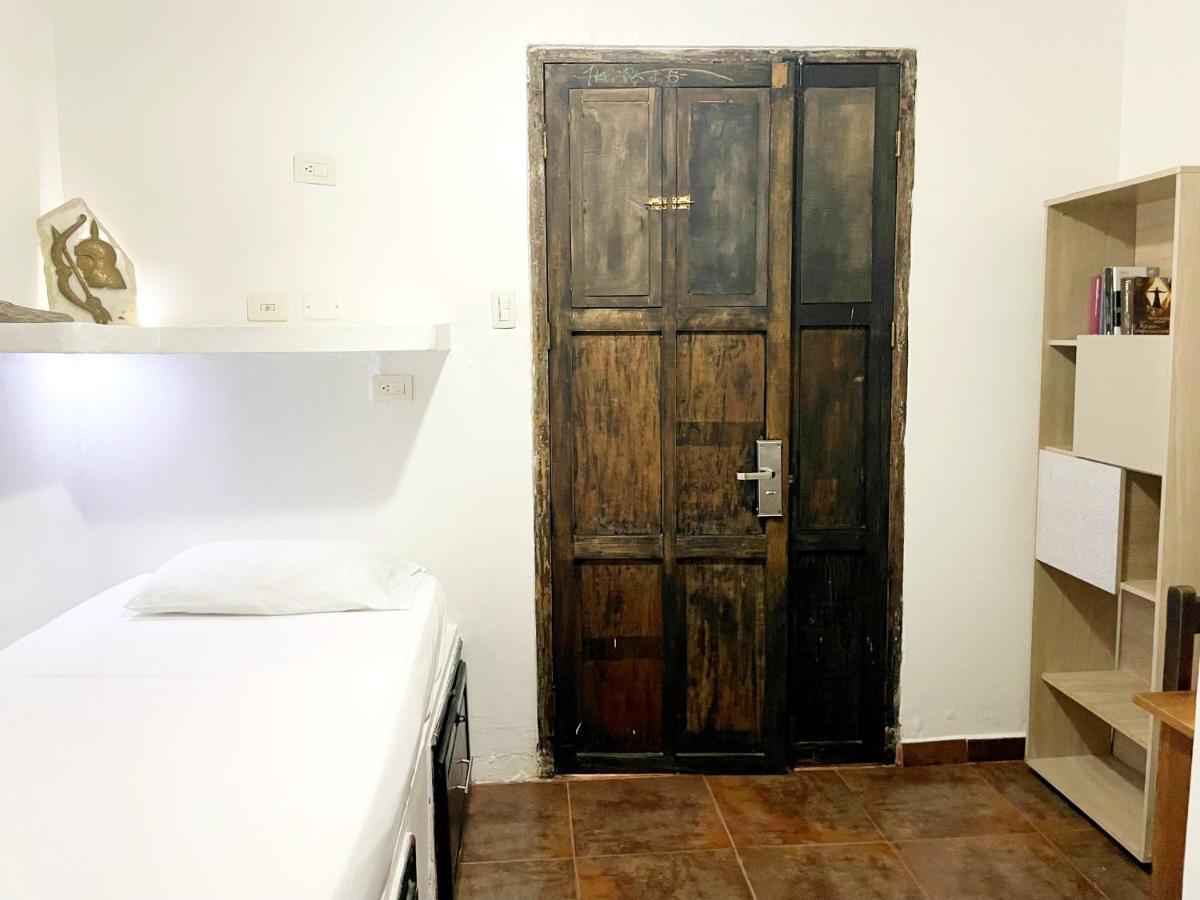 Casa Mama Waldy Hostel Cartagena Eksteriør billede